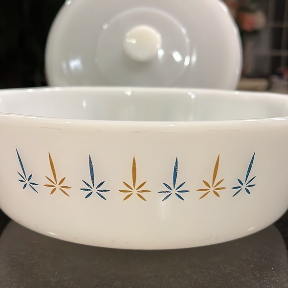 1 1/2 QT - Fire King Atomic Starburst Candle Glow  Glass Casserole - Picture 3 of 15